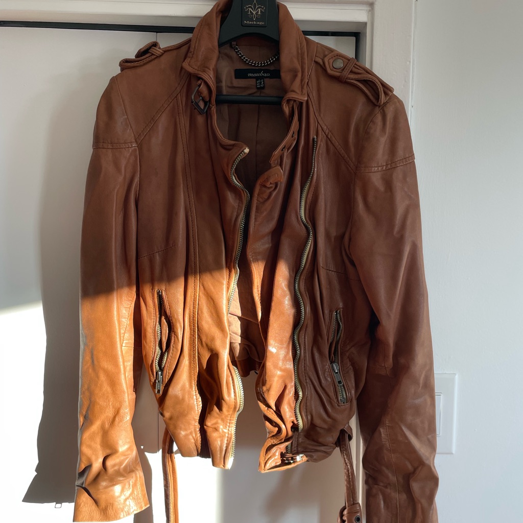 Women’s Distressed Leather Jacket With Belt And Zipper